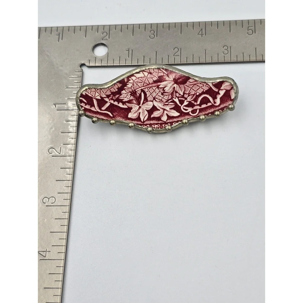 Vintage Linda carrigan Brooch Pin Red White Floral‎ Chintz Shard Porcelain Art
